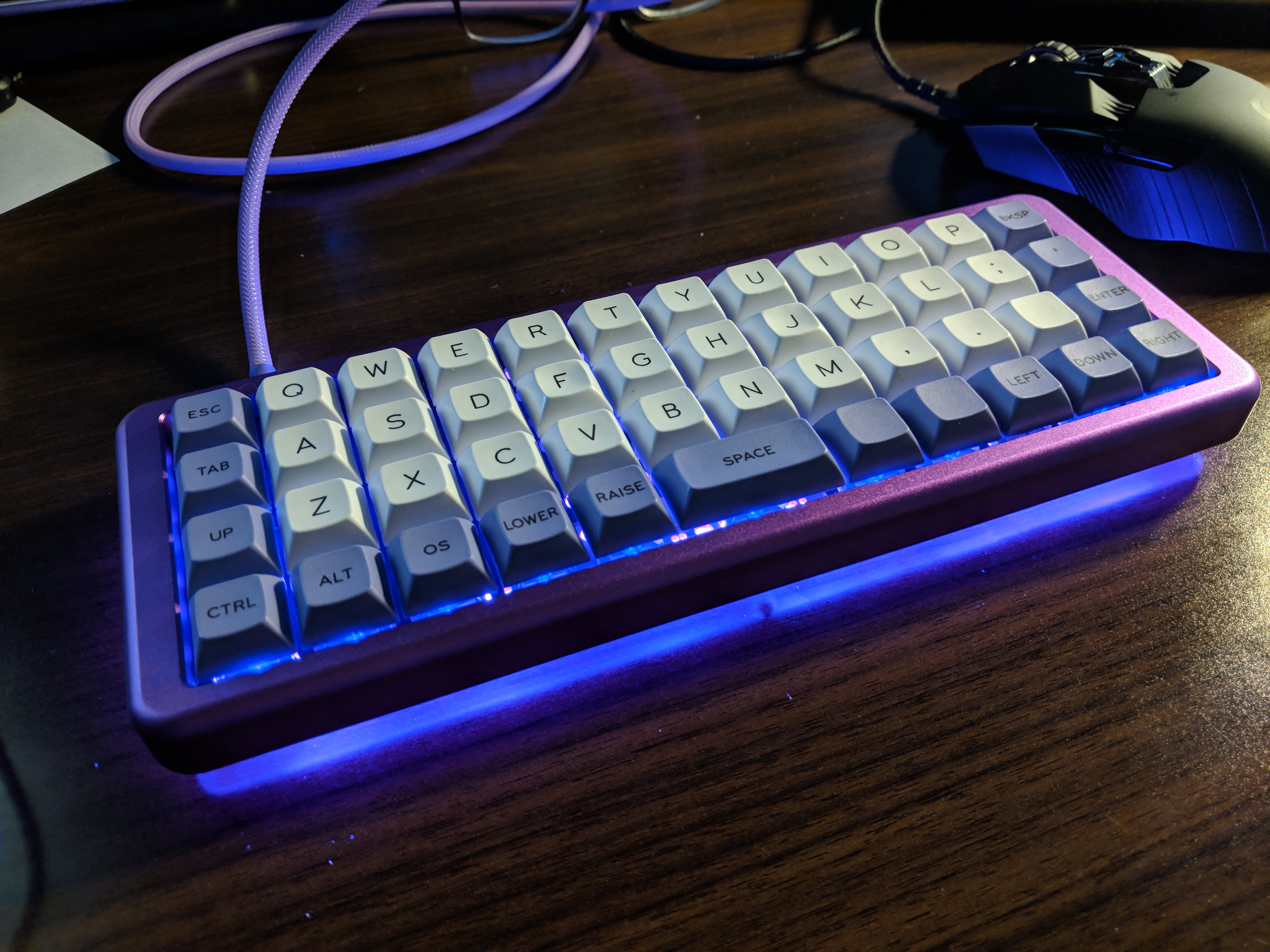 /lunny/qmk_firmware/raw/commit/631cd6bfb0c411f81d9504d0d4330d87c372052d/users/arkag/mechmini2.jpg